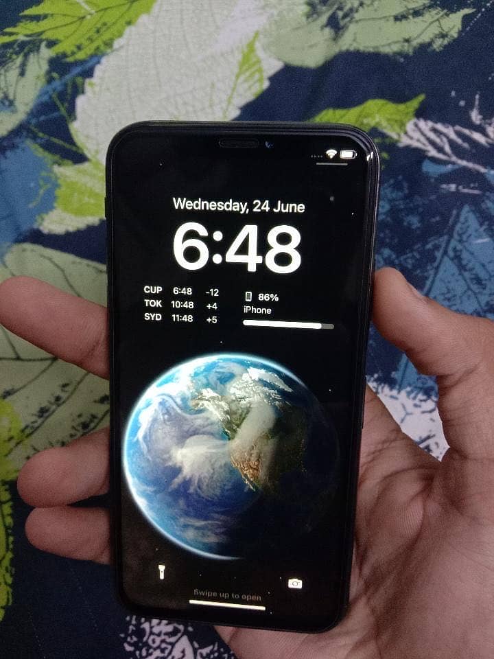 Apple iPhone X 4
