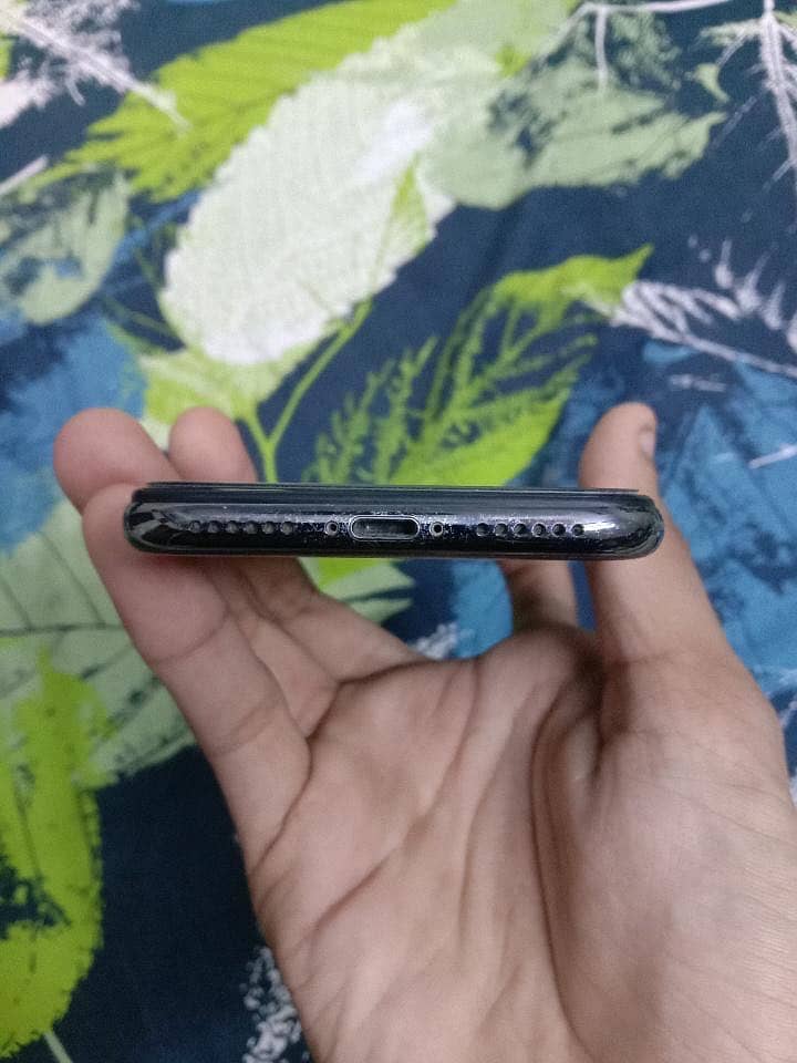 Apple iPhone X 5
