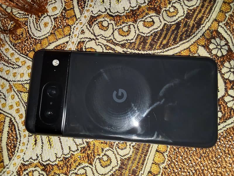 Google Pixel 8 4