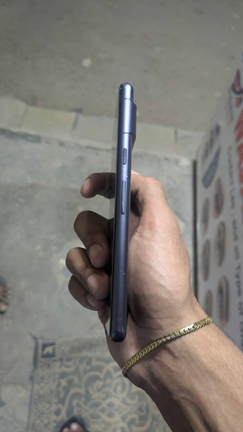 Google Pixel 7 4