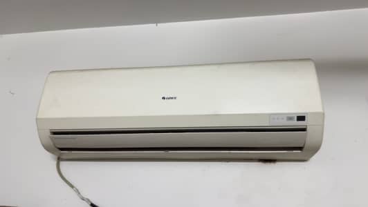 green non inverter ac good condition