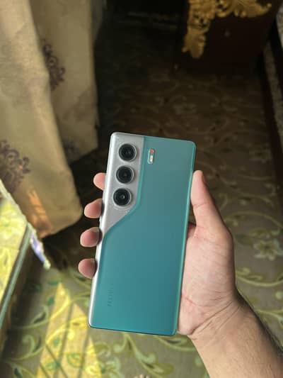 Tecno CAMON 40 Pro