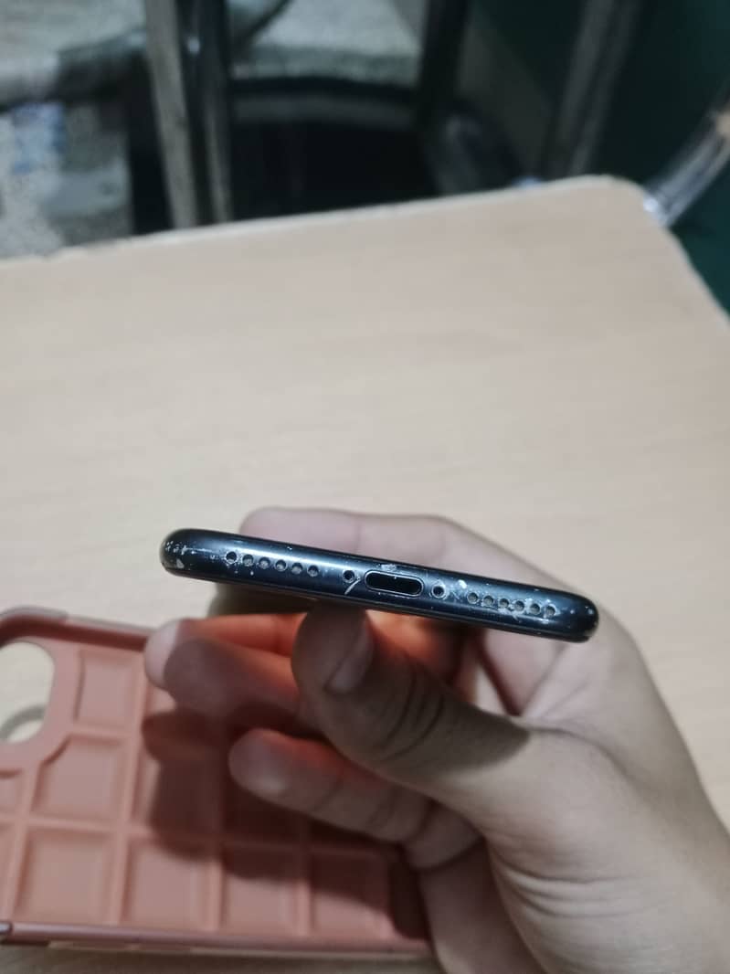 Apple iPhone 7 1