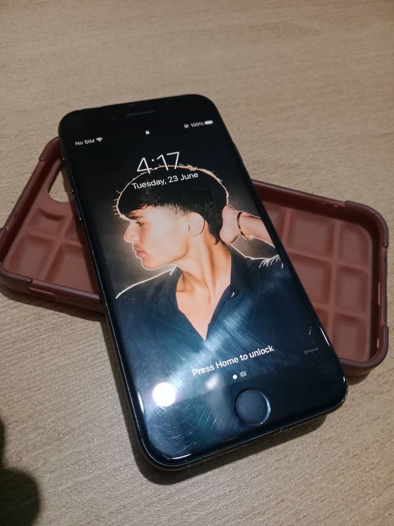 Apple iPhone 7 2
