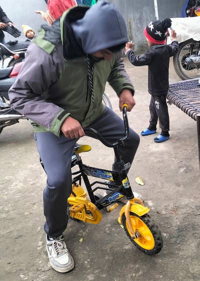 i need money for buy new bike just esi liye sale kar raha hun