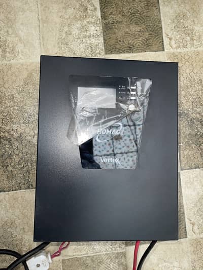 1800W UPS + 3 Solar Plates (150W)