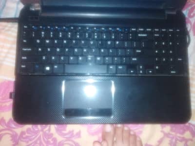 Dell Core i3 Laptop urgent sale. Sab kuch working hai
