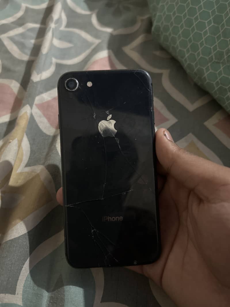 Apple iPhone 8 1