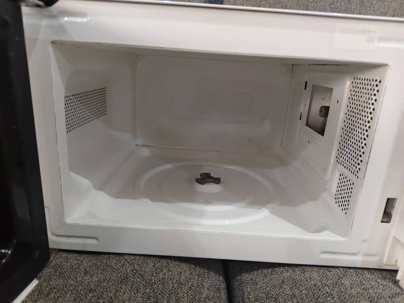 Dawlance Microwave 1
