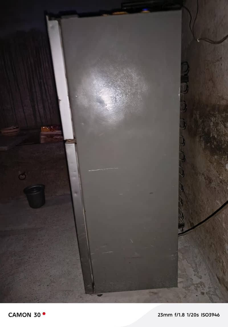 یہ فریج جو بہت اچھی ہے 6