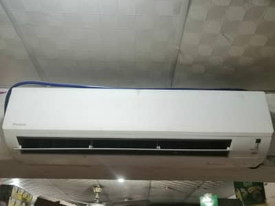 Daikin 2Ton split AC  Cell: 03225702828