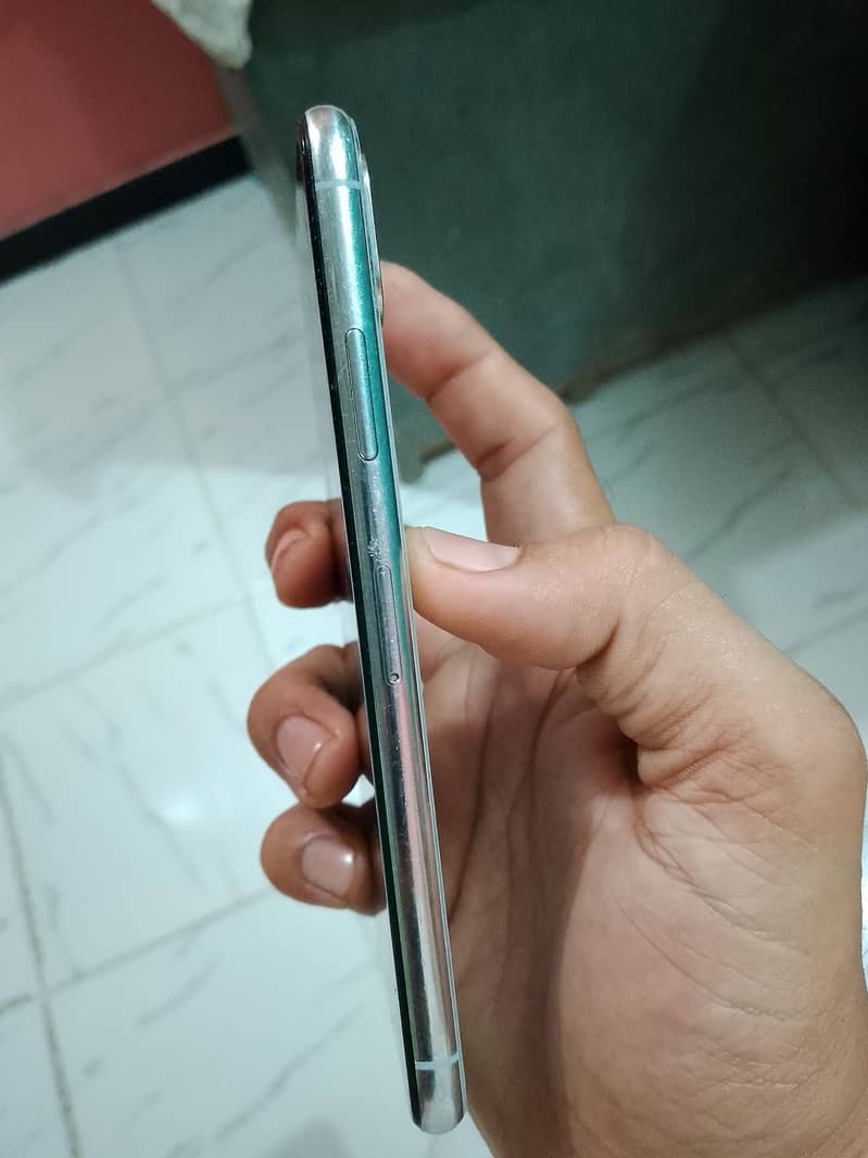 Apple iPhone X 5