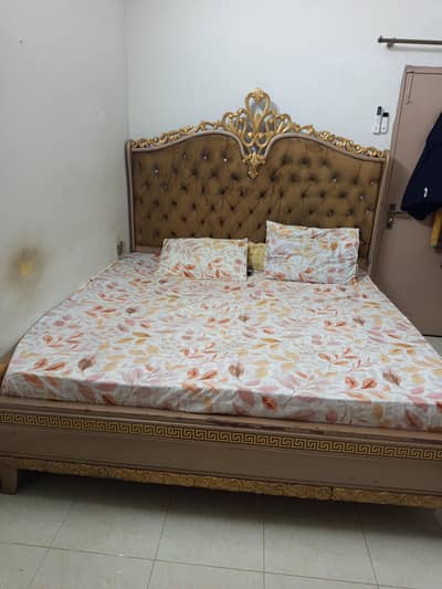 Bed and dressing