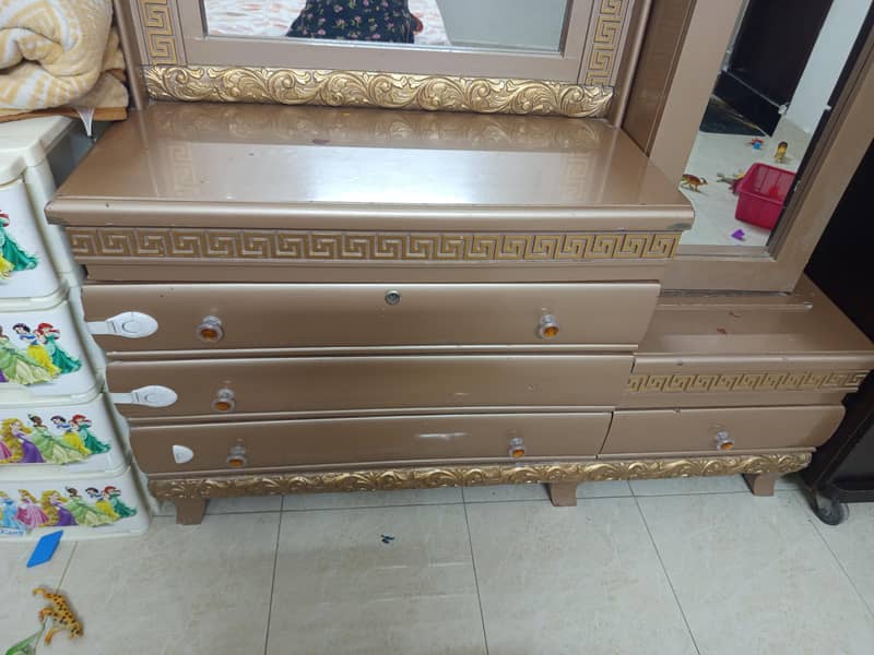 Bed and dressing 5