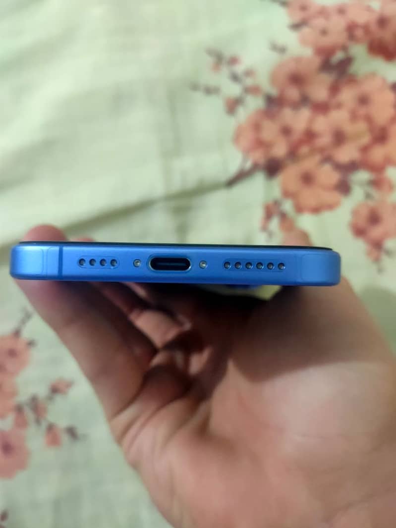 Apple iPhone 16 Plus 1