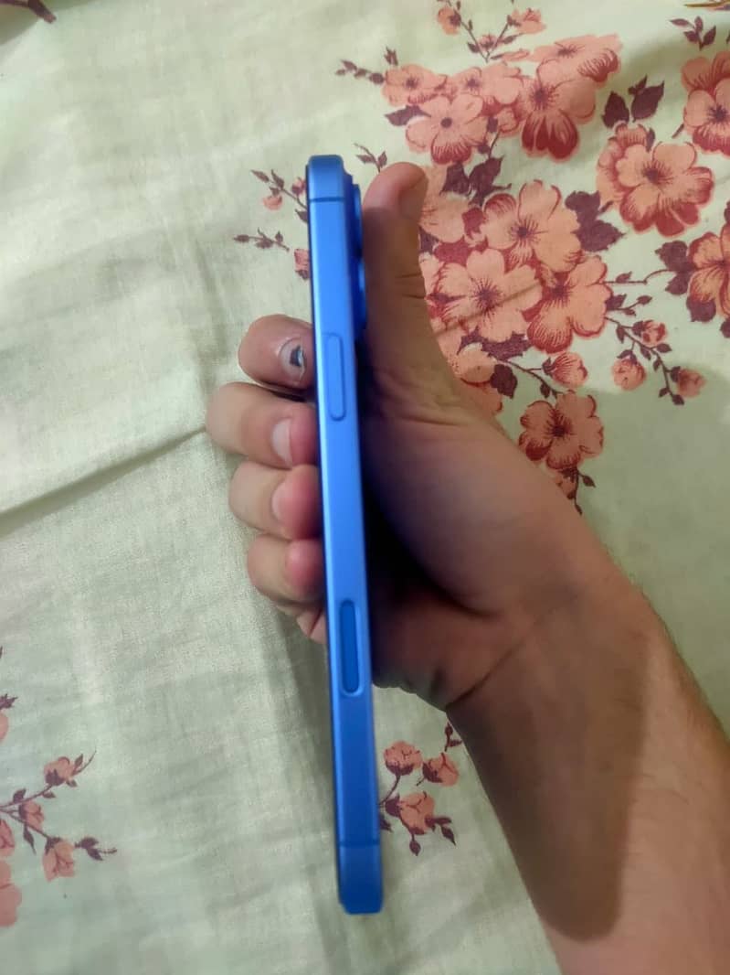 Apple iPhone 16 Plus 3