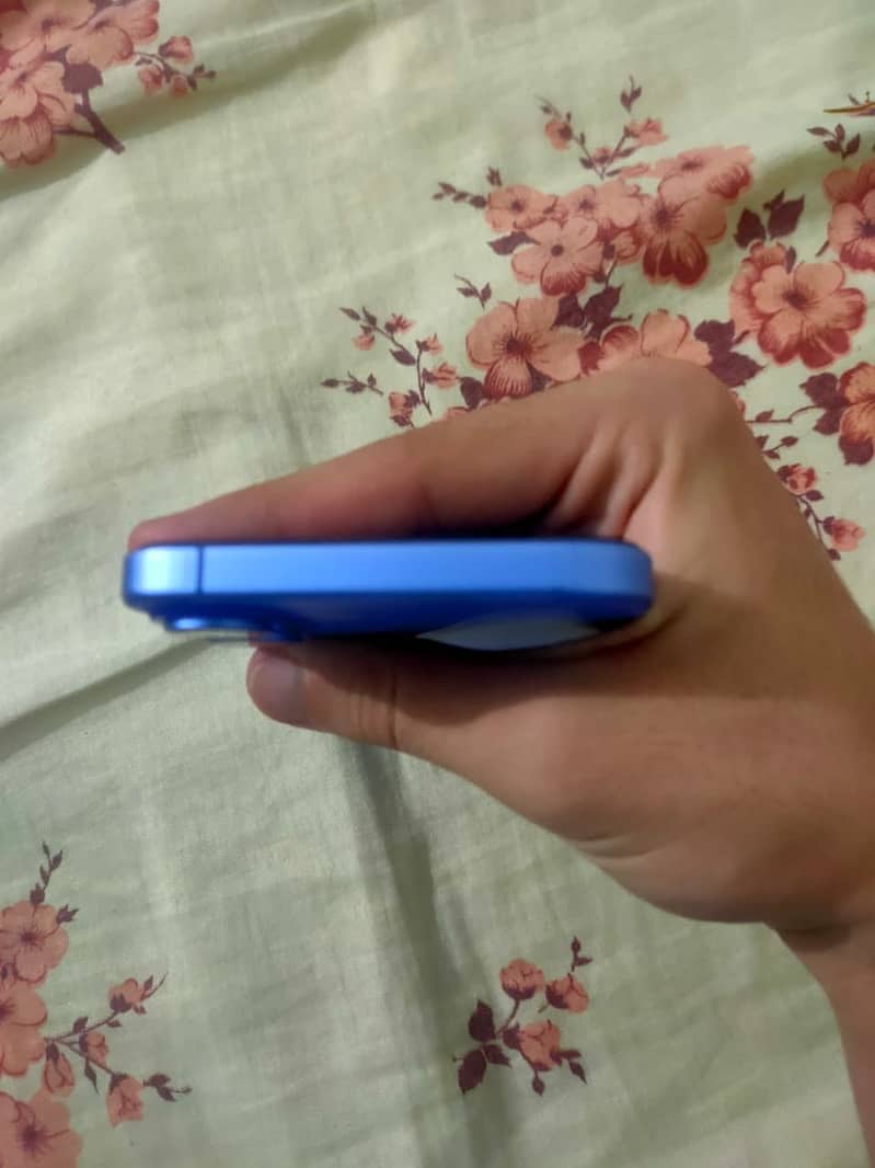 Apple iPhone 16 Plus 6