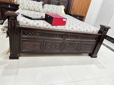 Bed side tabes and dressing