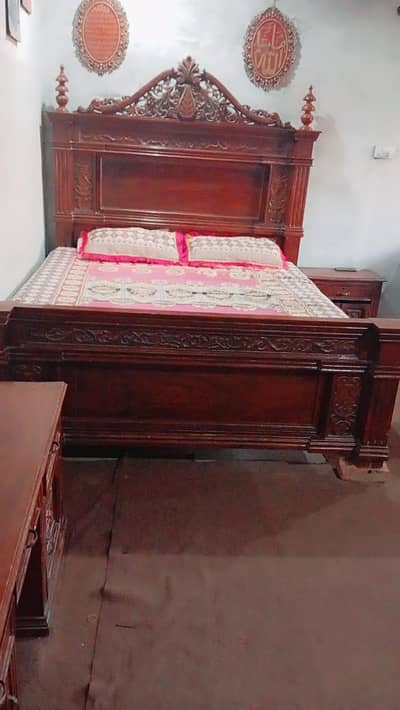 wooden bed with side tables full set chinioti