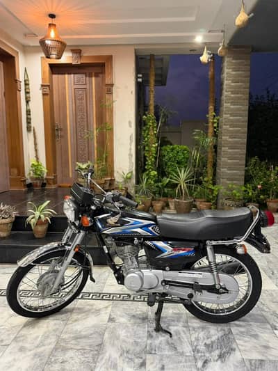 Honda CG 125 Black 2025 | Excellent Condition | Protection sheet