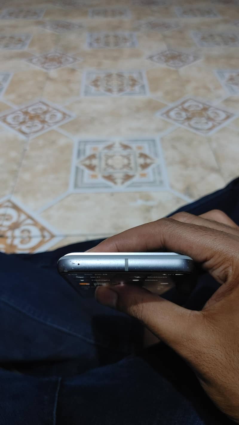 Google Pixel 8 3