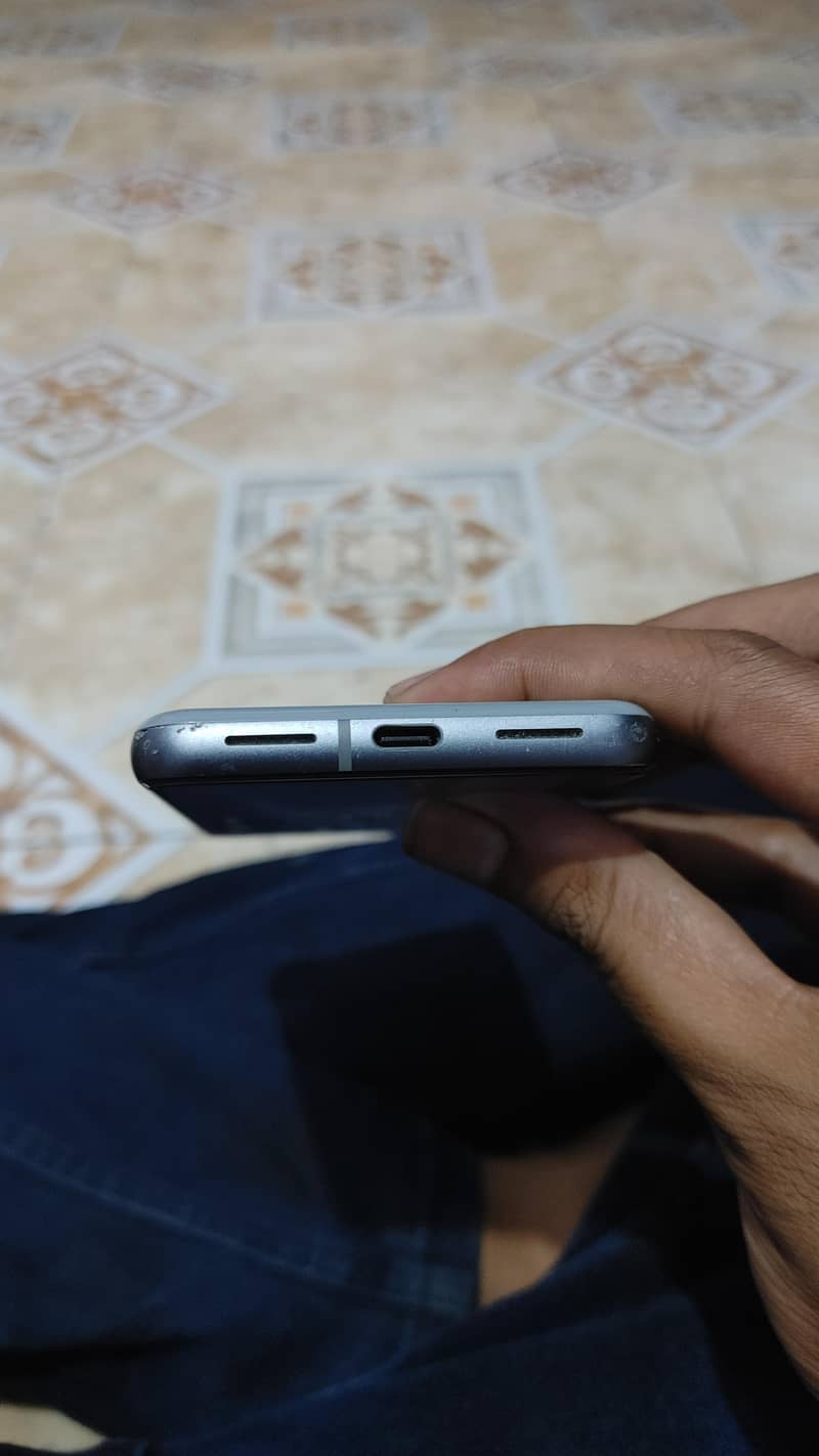 Google Pixel 8 5
