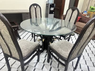 4 seater dinning table for sale