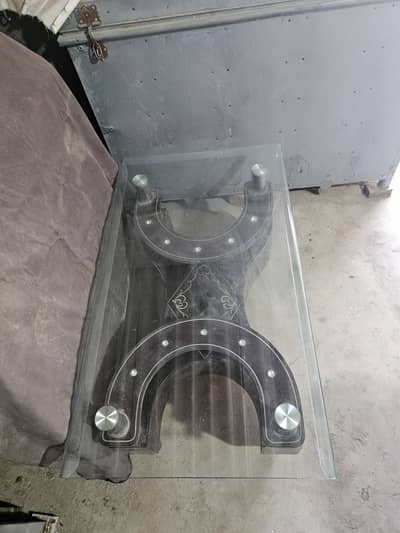 Center Table with Edge Glass