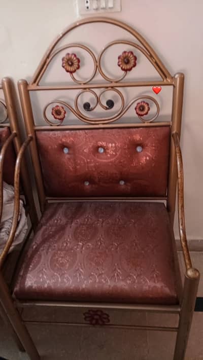 Large king size bed&mattress,side drawers 5seaters sofa  and 5 tables