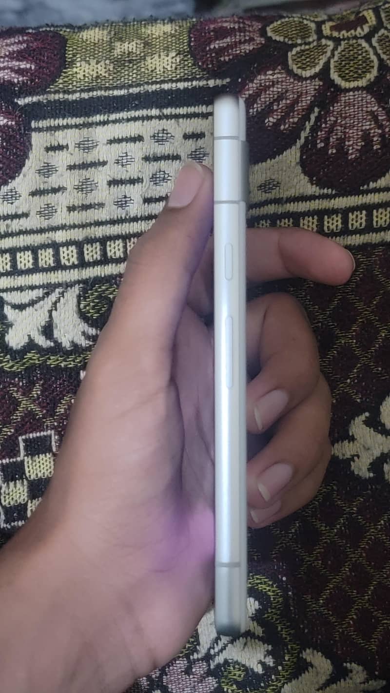 Google Pixel 7a 3