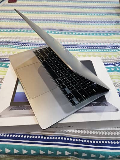MACBOOK PRO M1 8/256