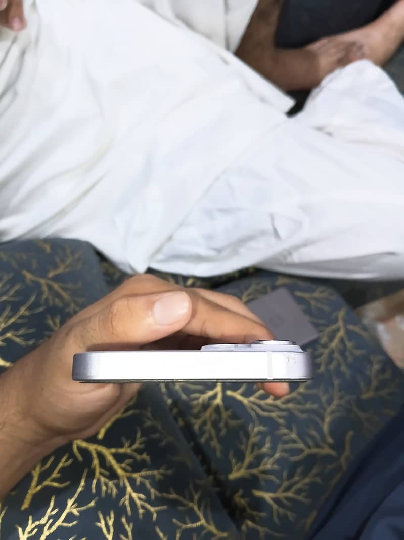 Apple iPhone 14 1