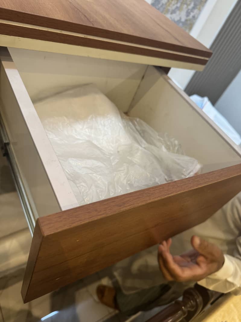 Office table 4