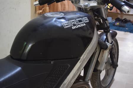 Honda Bros nt400 - GT HAWK 1999 (only one in Pakistan)