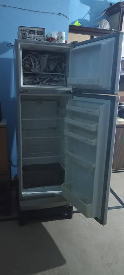 DAWLANCE REFRIGERATOR