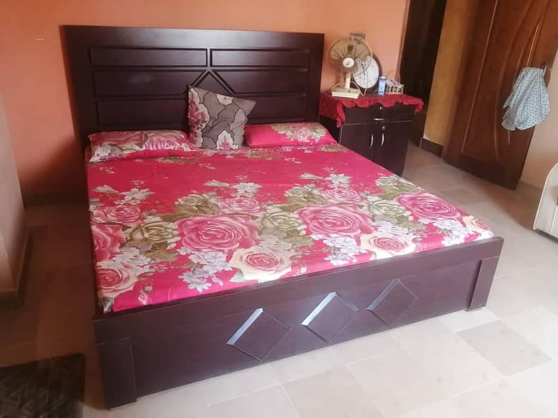 king size bed 0