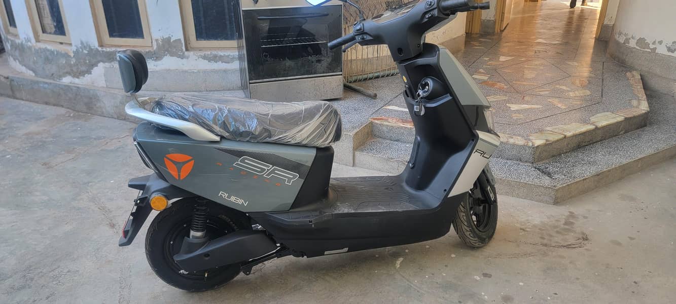 scooty 1
