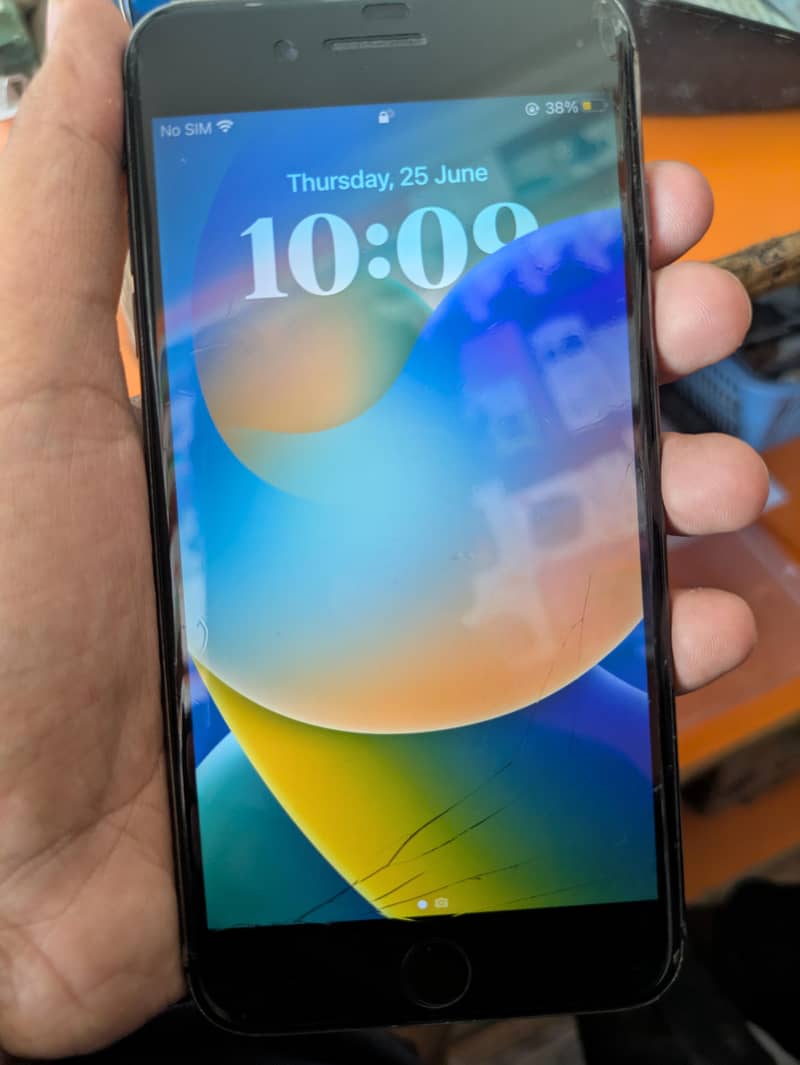Apple iPhone 8 Plus 1