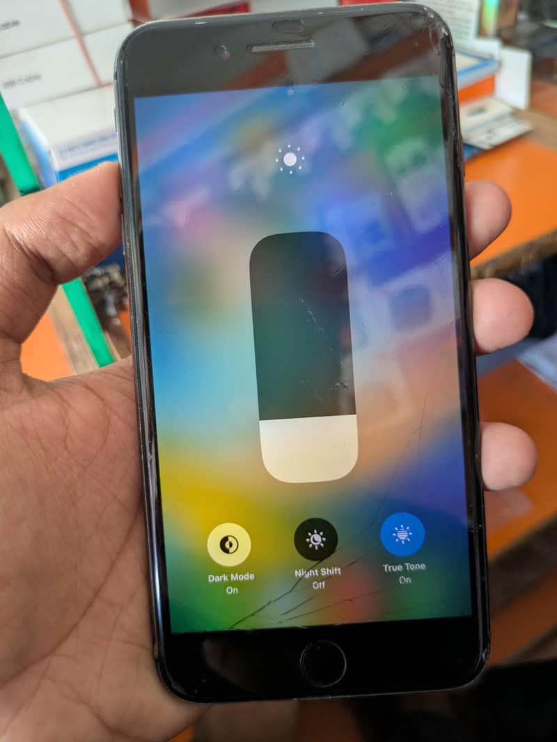 Apple iPhone 8 Plus 2