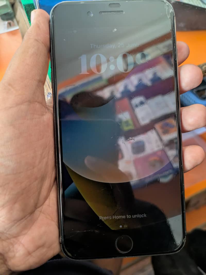 Apple iPhone 8 Plus 3