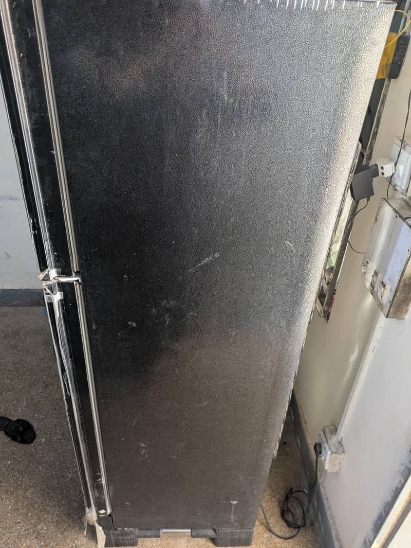 Refrigerator 4