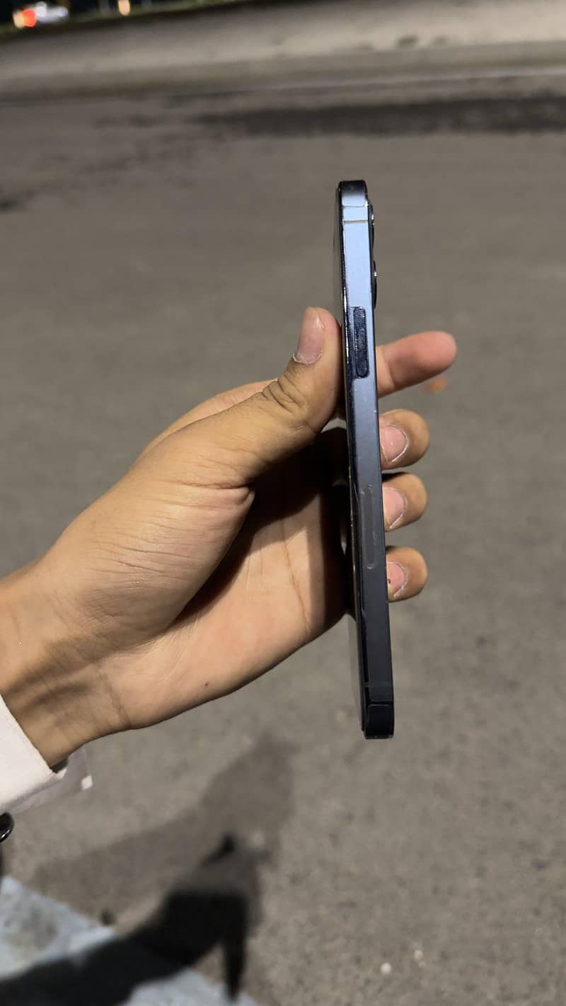 Apple iPhone 12 Pro 3