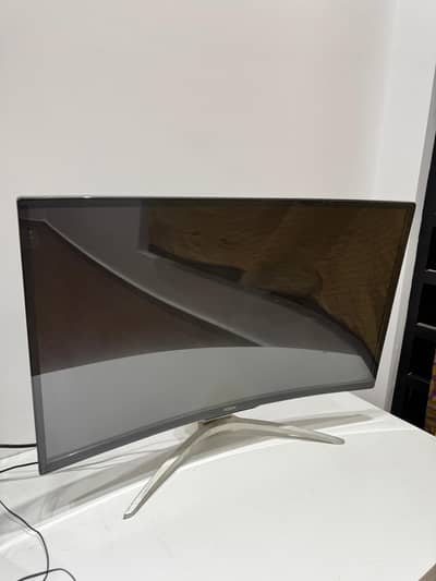  FOR SALE – AOC AGON 32” Curved Gaming Monitor