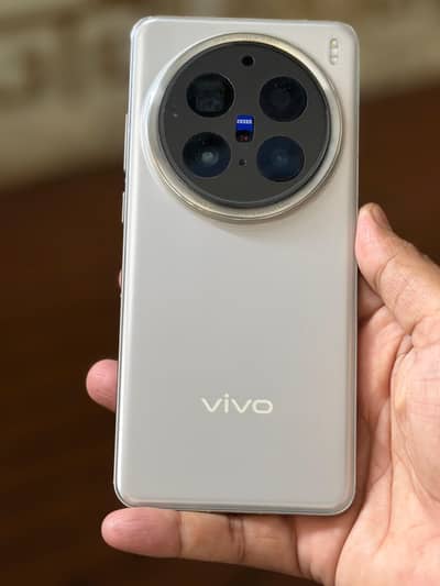 Vivo x200 Pro 16/512 official Pta approved complete box