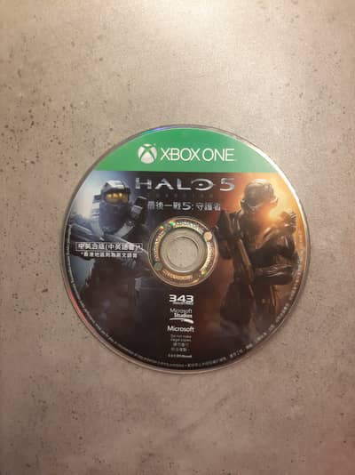 Xbox One HALO 5 Original cd Mint condition