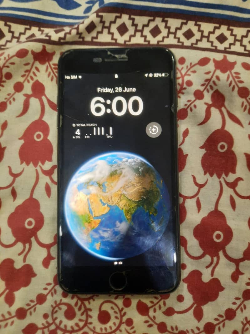 Apple iPhone 8 Plus 0