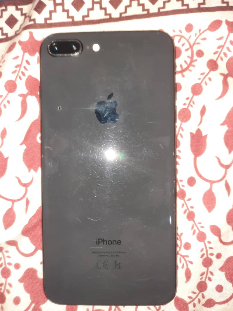 Apple iPhone 8 Plus 1