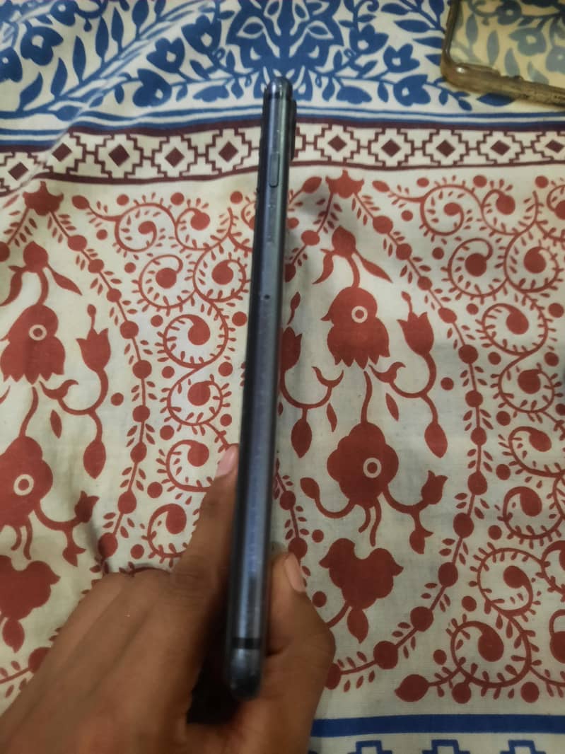 Apple iPhone 8 Plus 2