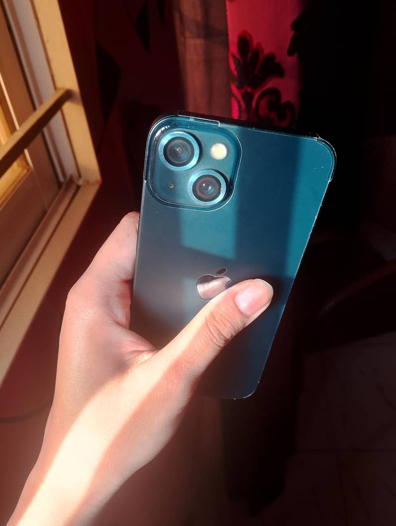 Apple iPhone 13 1
