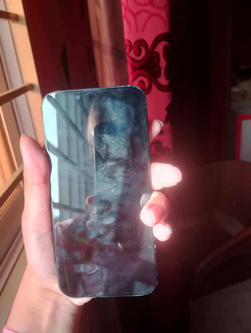 Apple iPhone 13 2